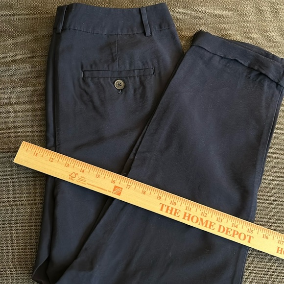 LOFT Tapered Leg Pant color Navy Size 6 - Picture 2 of 11